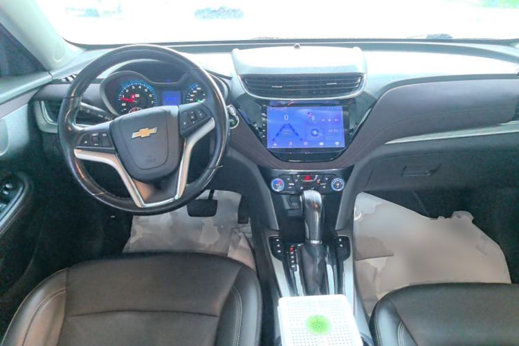 Used Chevrolet Malibu 2018 530T Automatic Fashion Edition Center Console