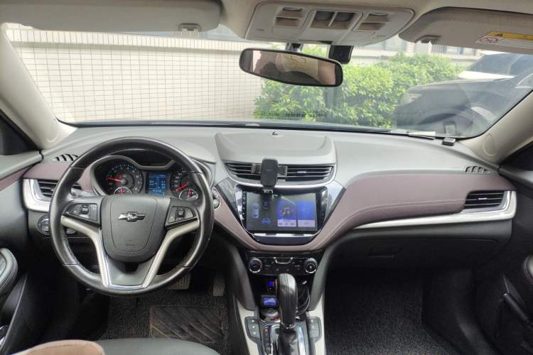 Used Chevrolet Malibu 2018 530T Automatic Fashion Edition Center Console