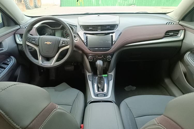 Used Chevrolet Malibu 2018 530T Automatic Fashion Edition Center Console