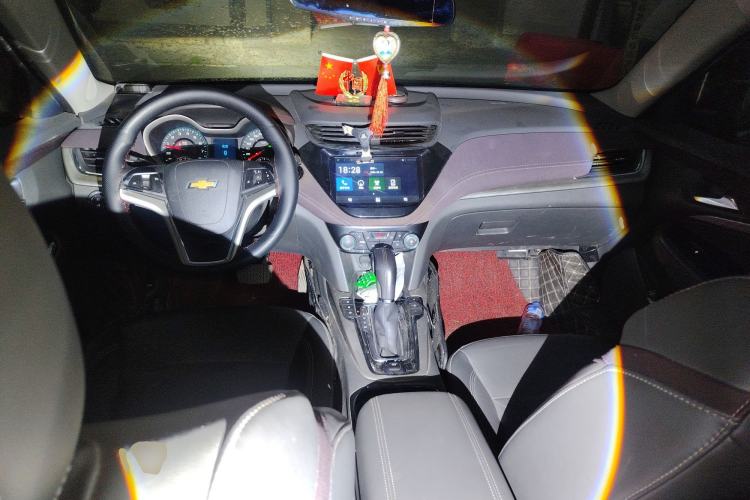 Used Chevrolet Malibu 2018 530T Automatic Fashion Edition Center Console