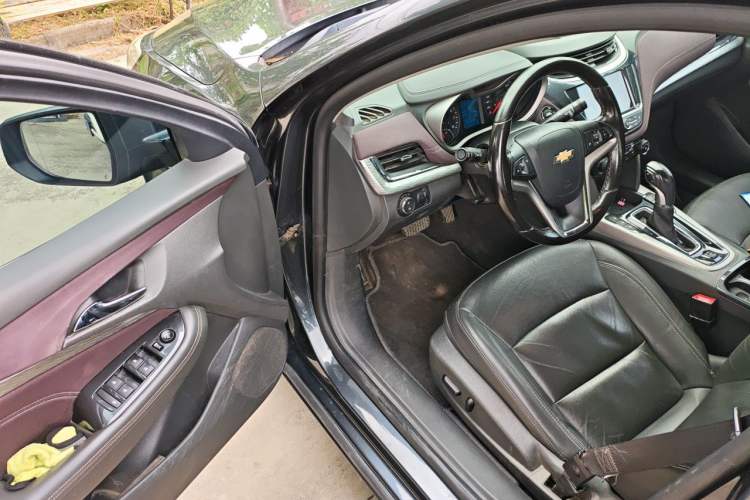 Used Chevrolet Malibu 2018 530T Automatic Luxury Edition Driver Seat