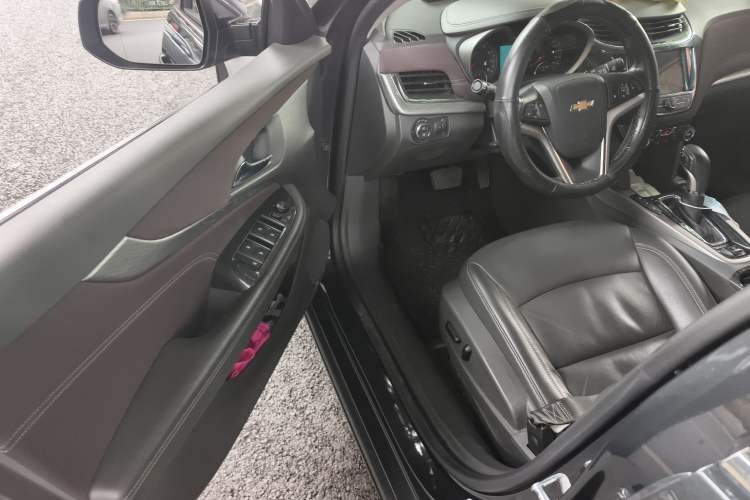 Used Chevrolet Malibu 2018 530T Automatic Luxury Edition Driver Seat