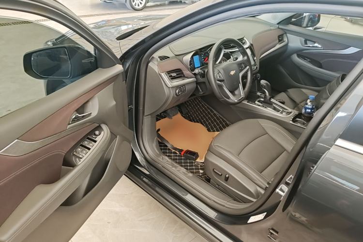 Used Chevrolet Malibu 2018 530T Automatic Fashion Edition Driver Seat