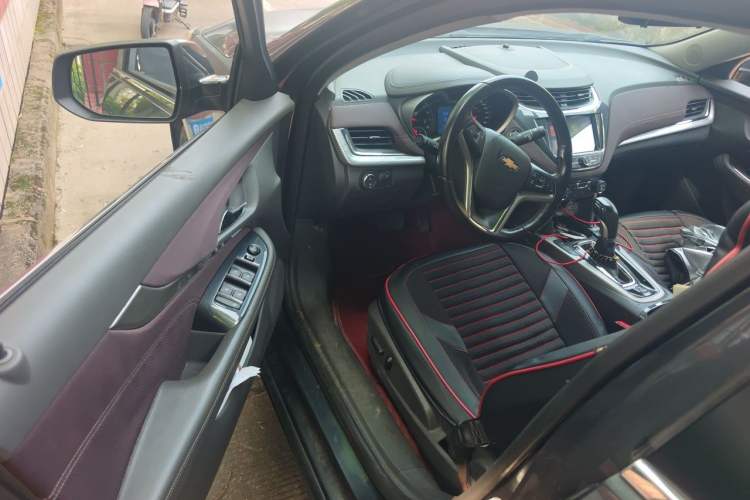 Used Chevrolet Malibu 2018 530T Automatic Luxury Edition Driver Seat
