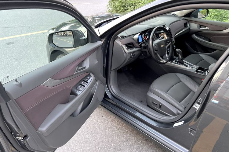 Used Chevrolet Malibu 2018 530T Automatic Fashion Edition Driver Seat