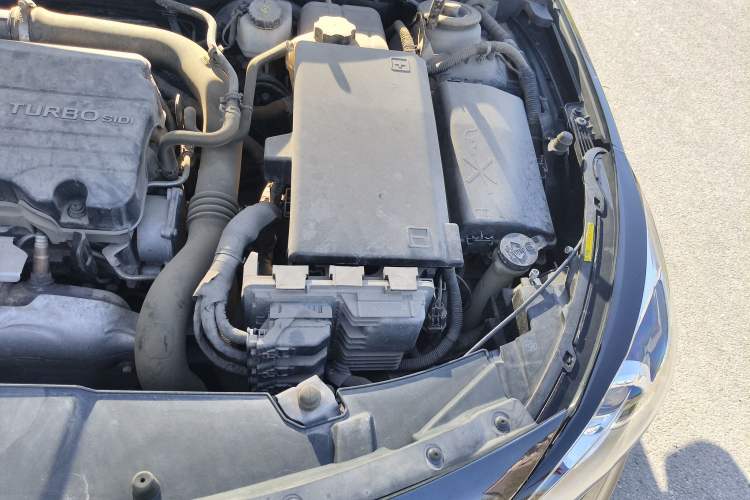 Used Chevrolet Malibu 2018 530T Automatic Fashion Edition Engine Bay Left