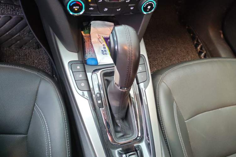 Used Chevrolet Malibu 2018 530T Automatic Luxury Edition Gear Lever