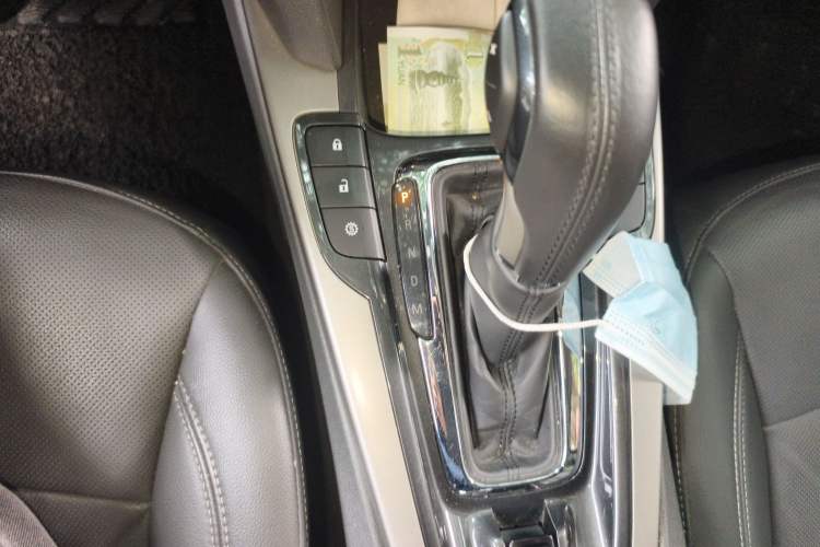 Used Chevrolet Malibu 2018 530T Automatic Luxury Edition Gear Lever