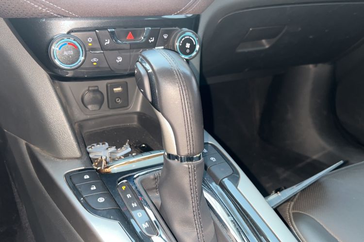 Used Chevrolet Malibu 2018 530T Automatic Fashion Edition Gear Lever