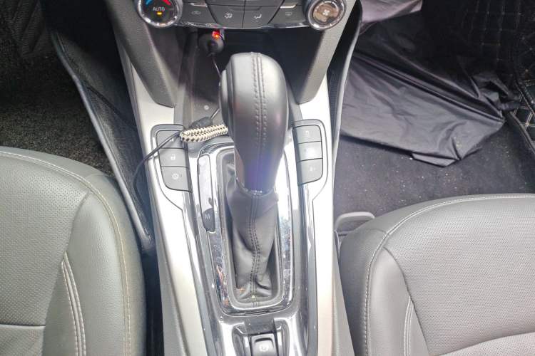 Used Chevrolet Malibu 2018 530T Automatic Luxury Edition Gear Lever