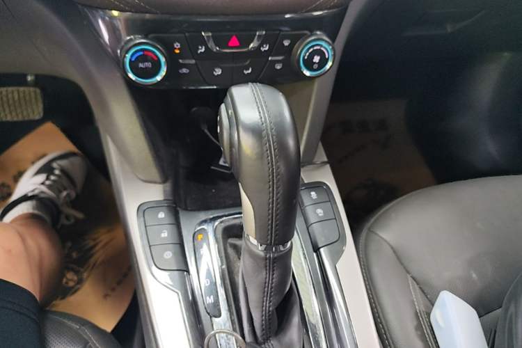 Used Chevrolet Malibu 2018 530T Automatic Luxury Edition Gear Lever