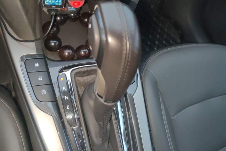 Used Chevrolet Malibu 2018 530T Automatic Fashion Edition Gear Lever