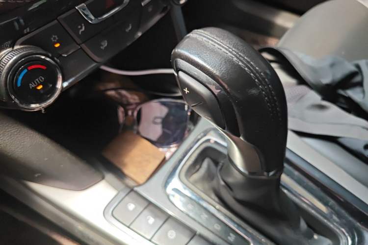 Used Chevrolet Malibu 2018 530T Automatic Luxury Edition Gear Lever