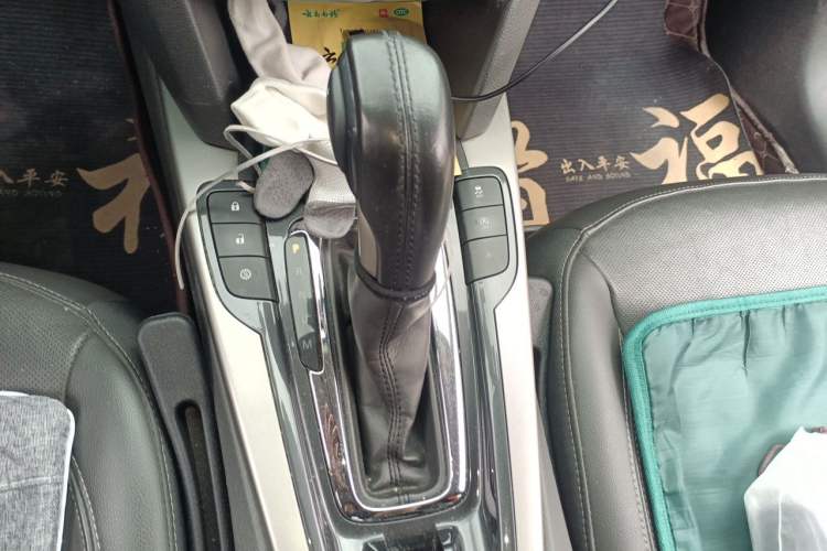 Used Chevrolet Malibu 2018 530T Automatic Fashion Edition Gear Lever