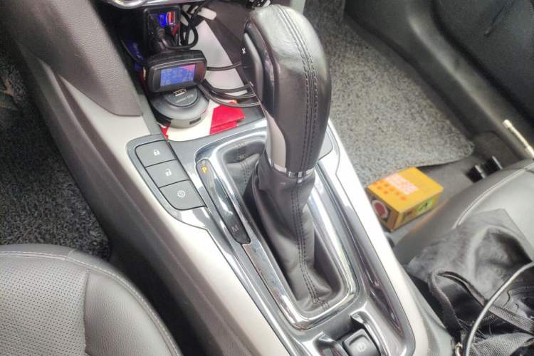 Used Chevrolet Malibu 2018 530T Automatic Fashion Edition Gear Lever