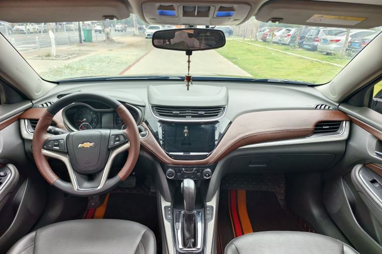 Used Chevrolet Malibu 2018 530T Automatic Fashion Edition Interior 3