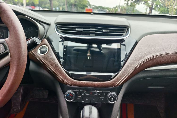 Used Chevrolet Malibu 2018 530T Automatic Fashion Edition Interior 5