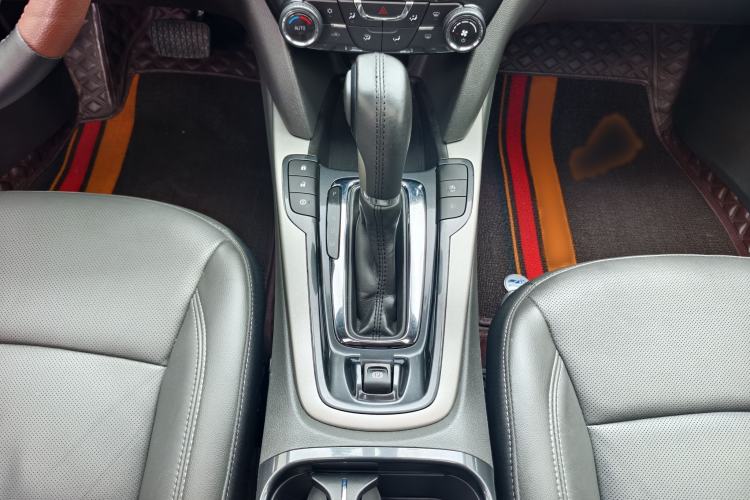 Used Chevrolet Malibu 2018 530T Automatic Fashion Edition Interior 6