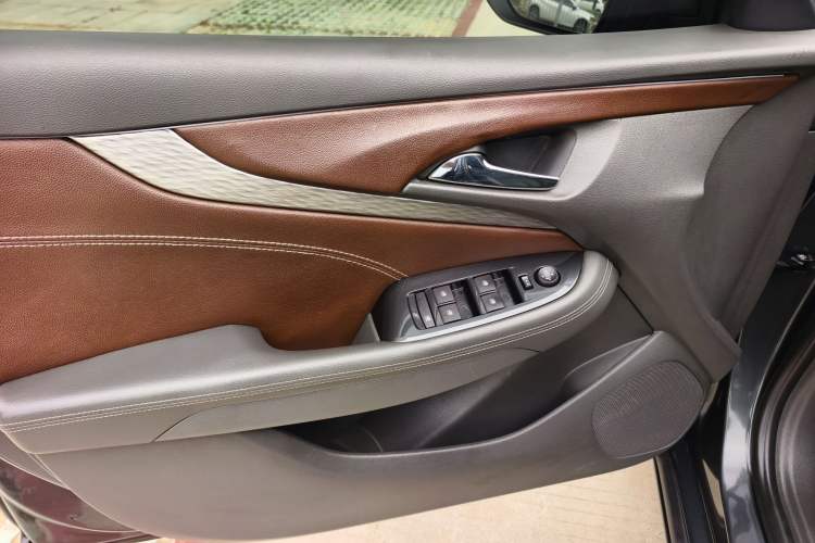 Used Chevrolet Malibu 2018 530T Automatic Fashion Edition Interior 8