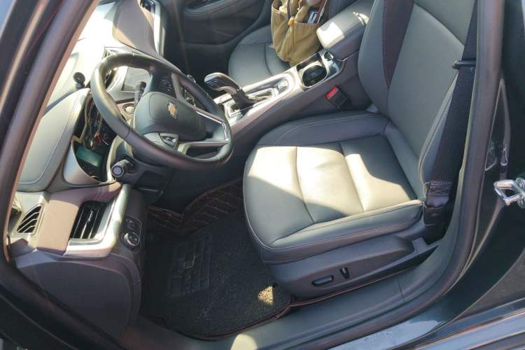 Used Chevrolet Malibu 2018 530T Automatic Luxury Edition Left Front Seat