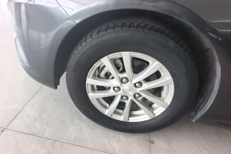 Used Chevrolet Malibu 2018 530T Automatic Comfort Edition Left Front Wheel Hub