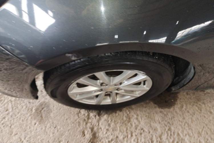 Used Chevrolet Malibu 2018 530T Automatic Fashion Edition Left Front Wheel Hub