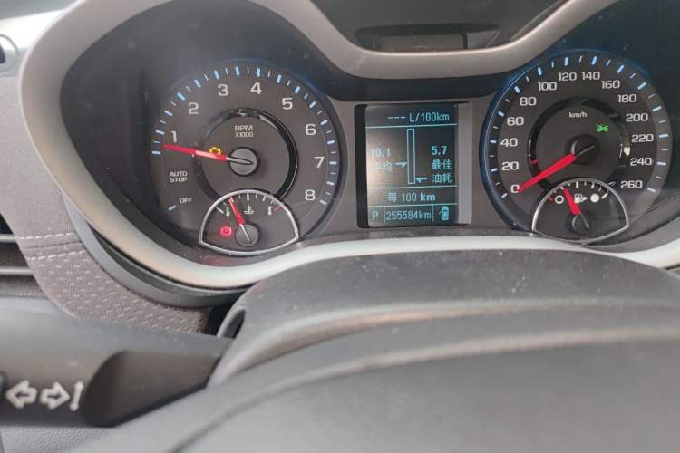 Used Chevrolet Malibu 2018 530T Automatic Luxury Edition Odometer Close Up