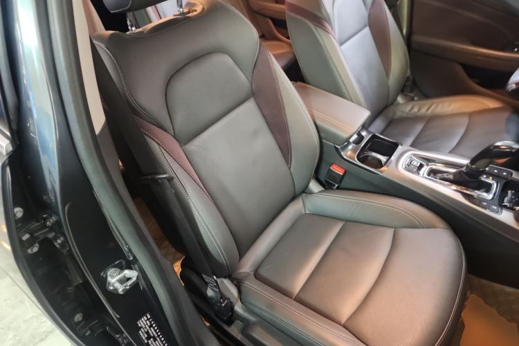 Used Chevrolet Malibu 2018 530T Automatic Luxury Edition Right Front Seat