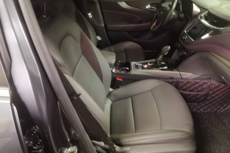 Used Chevrolet Malibu 2018 530T Automatic Luxury Edition Right Front Seat