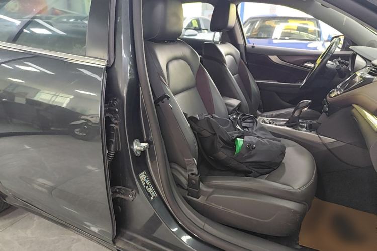 Used Chevrolet Malibu 2018 530T Automatic Luxury Edition Right Front Seat
