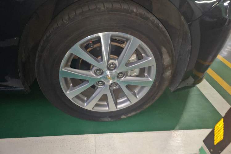 Used Chevrolet Malibu 2018 530T Automatic Luxury Edition Right Front Wheel Hub