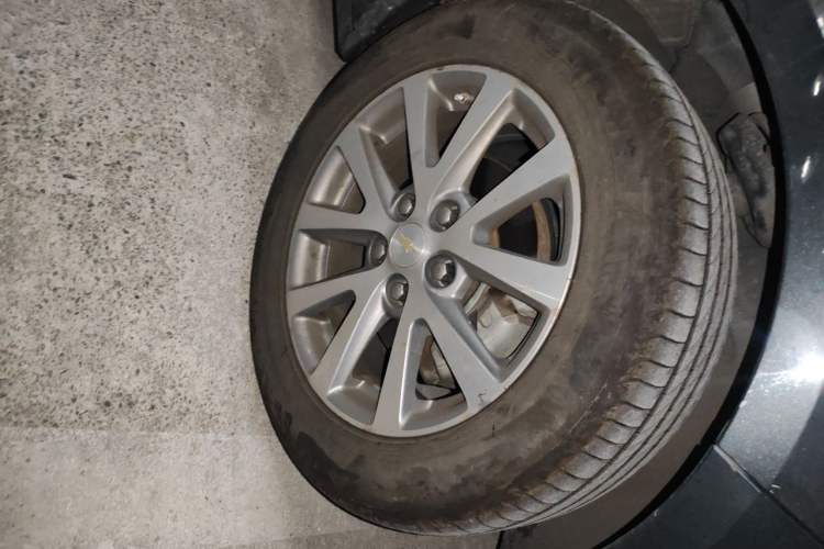 Used Chevrolet Malibu 2018 530T Automatic Luxury Edition Right Front Wheel Hub