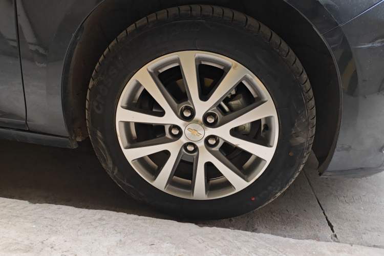 Used Chevrolet Malibu 2018 530T Automatic Luxury Edition Right Front Wheel Hub