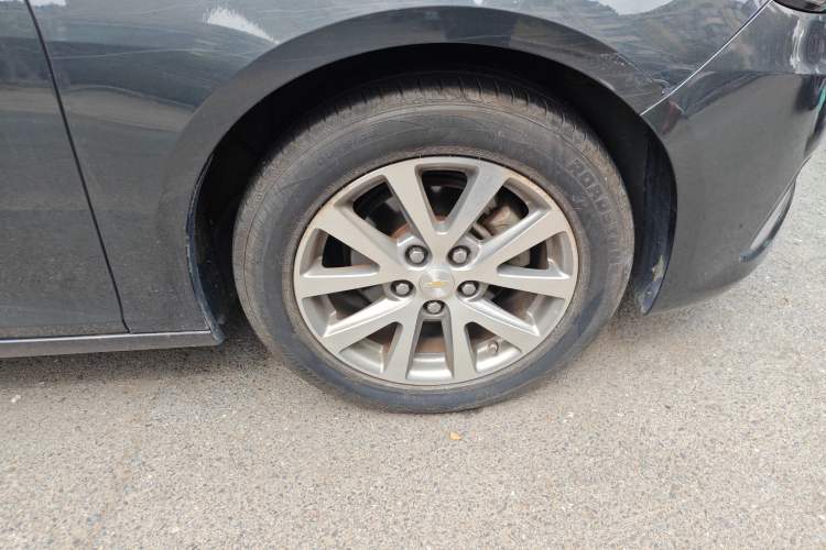 Used Chevrolet Malibu 2018 530T Automatic Luxury Edition Right Front Wheel Hub