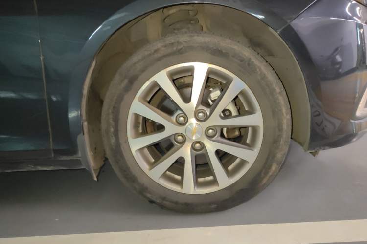 Used Chevrolet Malibu 2018 530T Automatic Luxury Edition Right Front Wheel Hub