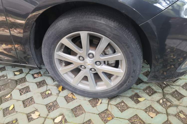 Used Chevrolet Malibu 2018 530T Automatic Luxury Edition Right Front Wheel Hub