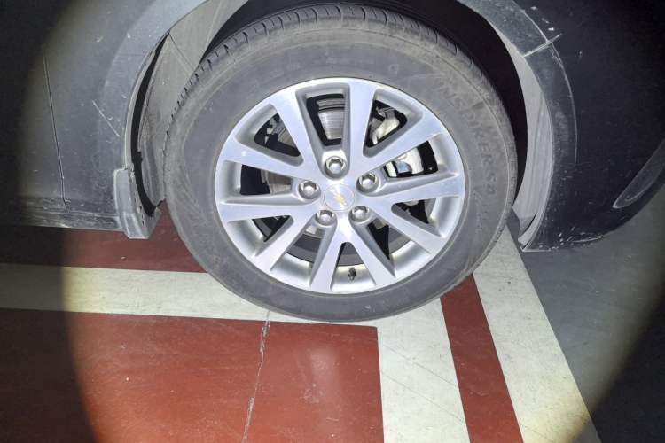 Used Chevrolet Malibu 2018 530T Automatic Luxury Edition Right Front Wheel Hub