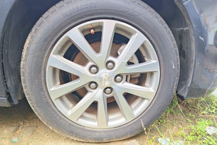 Used Chevrolet Malibu 2018 530T Automatic Luxury Edition Right Front Wheel Hub