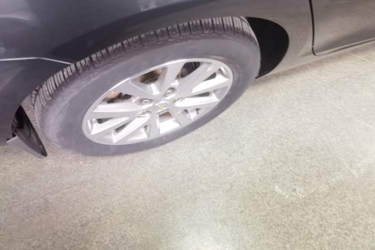 Used Chevrolet Malibu 2018 530T Automatic Luxury Edition Right Rear Wheel Hub