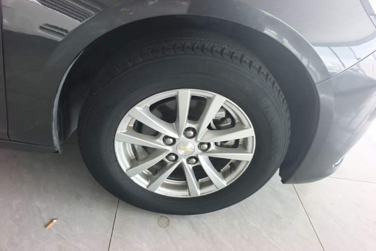Used Chevrolet Malibu 2018 530T Automatic Comfort Edition Right Rear Wheel Hub
