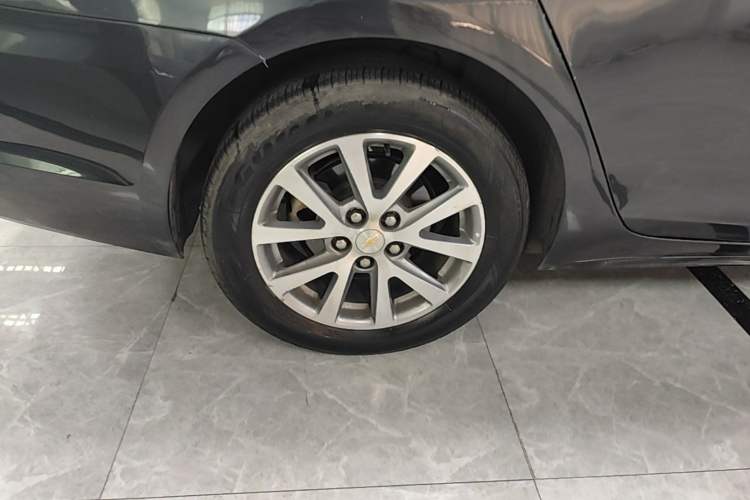 Used Chevrolet Malibu 2018 530T Automatic Luxury Edition Right Rear Wheel Hub