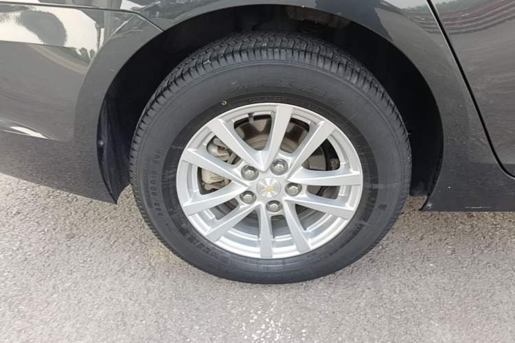 Used Chevrolet Malibu 2018 530T Automatic Fashion Edition Right Rear Wheel Hub