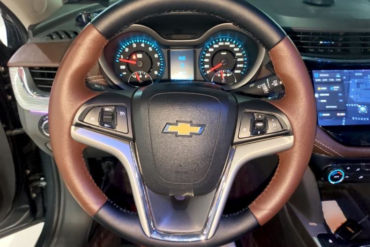 Used Chevrolet Malibu 2018 530T Automatic Fashion Edition Steering Wheel
