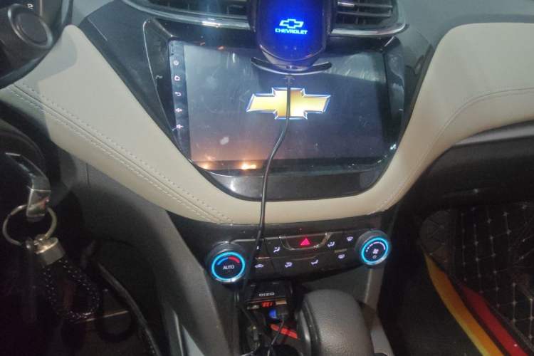 Used Chevrolet Malibu 2018 530T Automatic Comfort Edition Audio And AC Panel