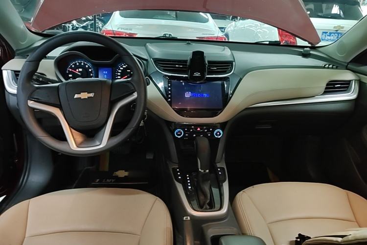 Used Chevrolet Malibu 2018 530T Automatic Comfort Edition Center Console