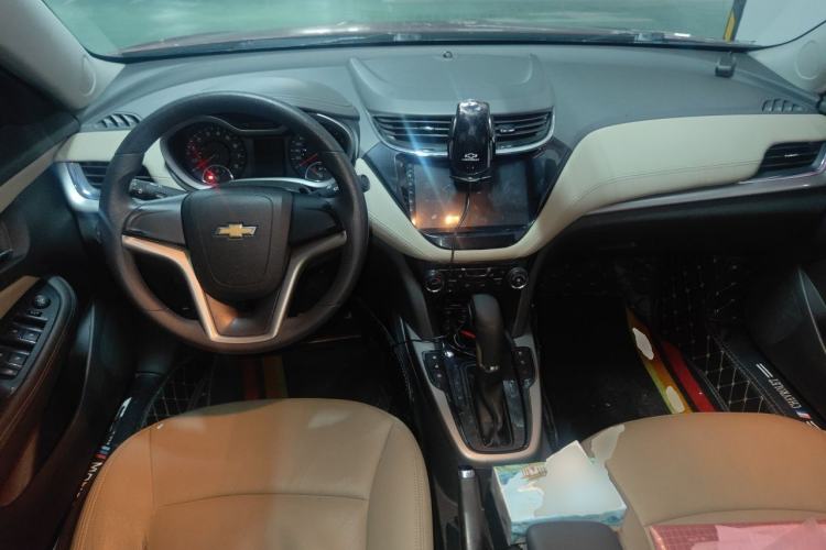 Used Chevrolet Malibu 2018 530T Automatic Comfort Edition Center Console