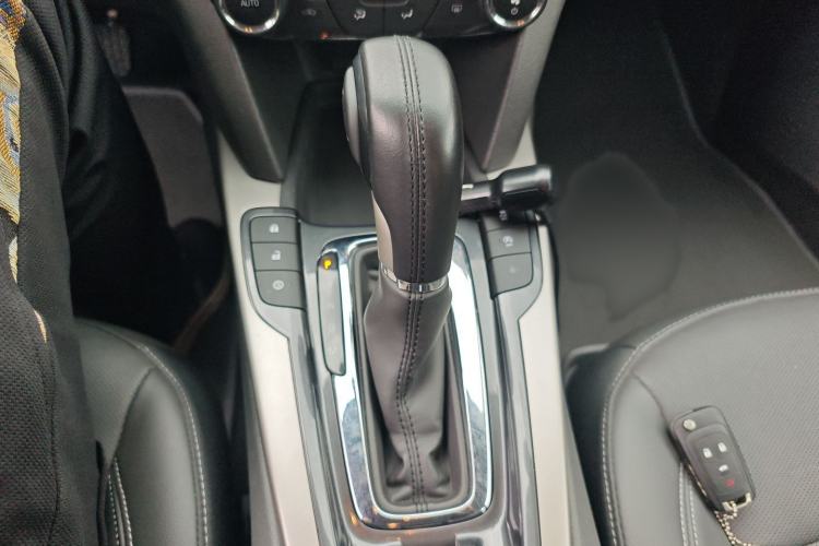 Used Chevrolet Malibu 2018 530T Automatic Luxury Edition Gear Lever