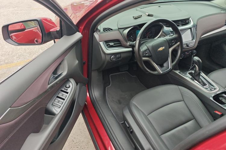 Used Chevrolet Malibu 2018 530T Automatic Luxury Edition Interior 3
