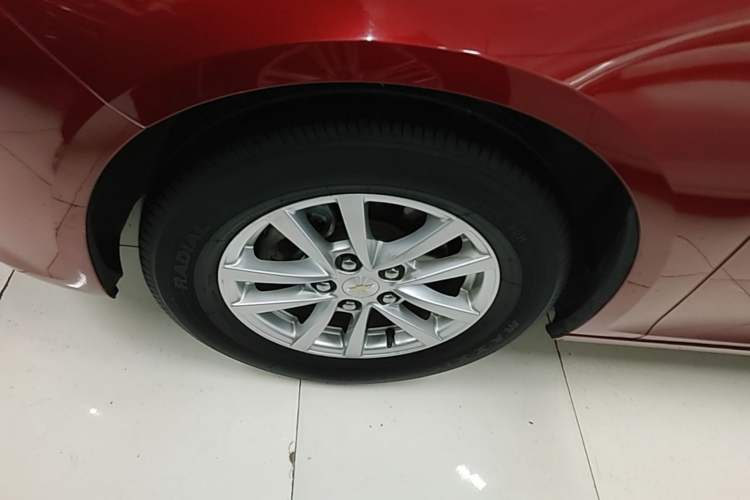 Used Chevrolet Malibu 2018 530T Automatic Comfort Edition Left Front Wheel Hub