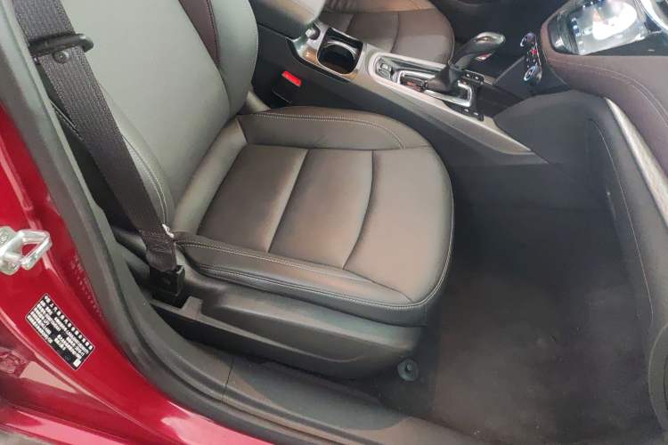 Used Chevrolet Malibu 2018 530T Automatic Fashion Edition Right Front Seat
